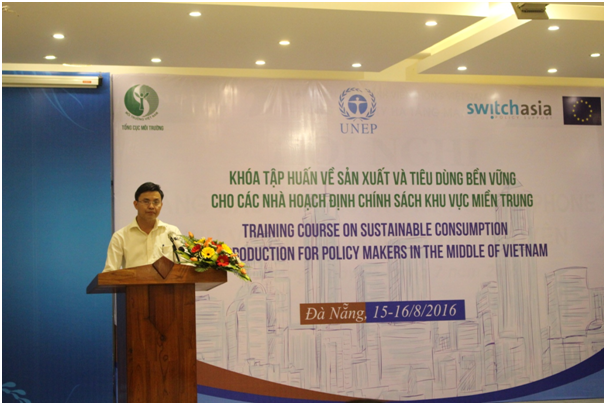 Tập[-]huấn[-]nâng[-]cao[-]nhận[-]thức[-]về[-]sản[-]xuất[-]và[-]tiêu[-]dùng[-]bền[-]vững